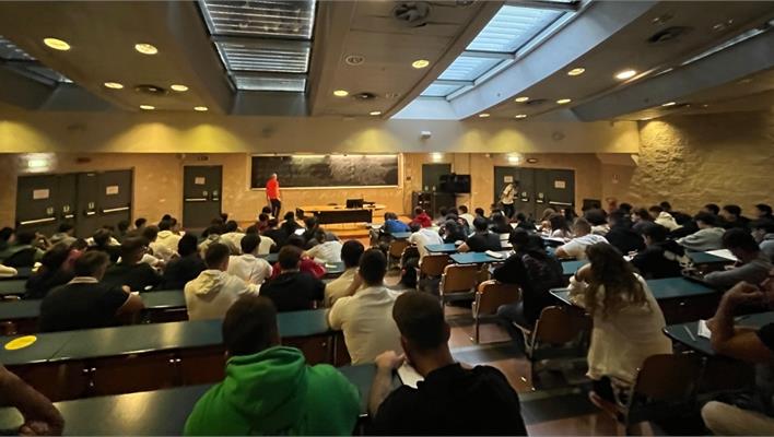 Seminario Elettronica superconduttiva per applicazioni quantistiche: dai magnetometri SQUID ai computer quantistici