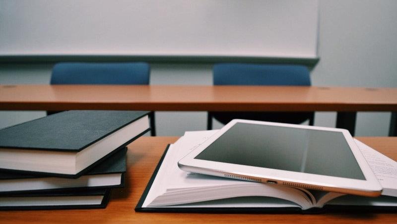 Aeronautica: Spostamento lezione Laboratorio Uso dei modelli aeronautici dello human factor per rispondere alla nuova sfida della complessità del lavoro: il team equipaggio