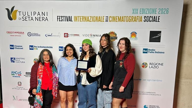 “Le maschere del pregiudizio”: menzione speciale al Festival Tulipani di Seta Nera